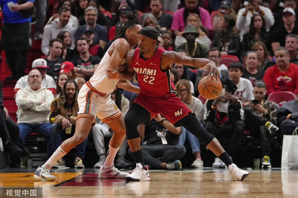 在现代足球 在现代足球